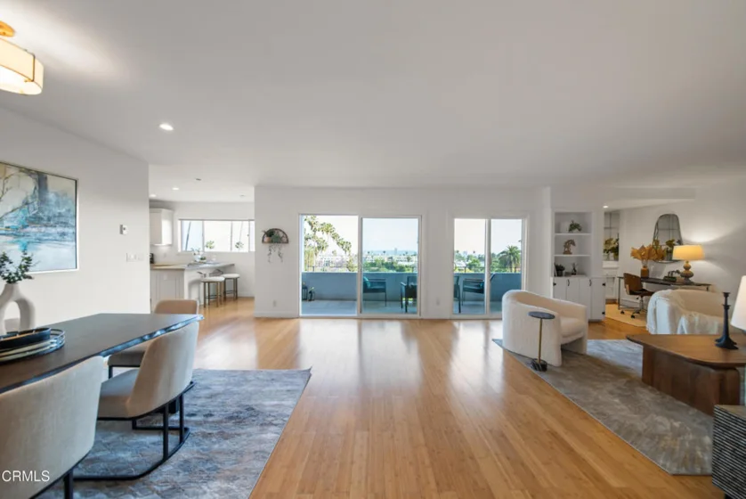 7560 Hollywood Boulevard #409 photo 1
