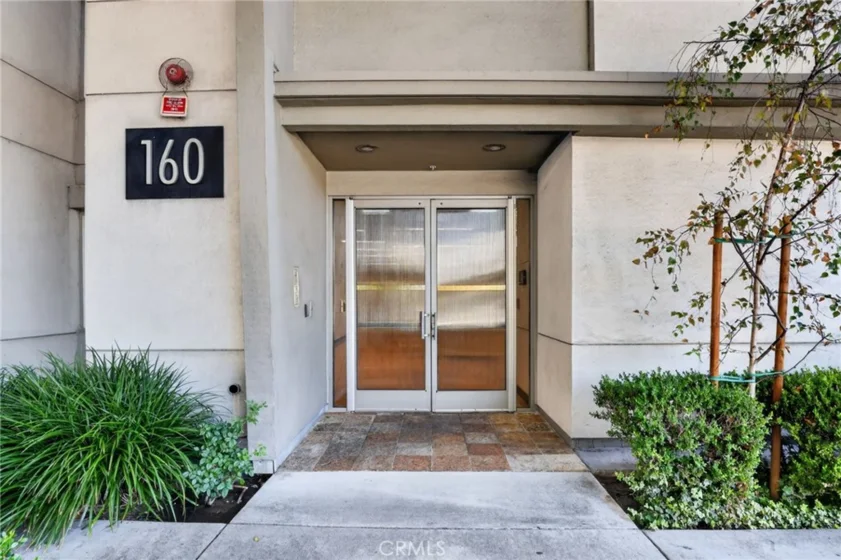 160 S Hudson Avenue #111 photo 4