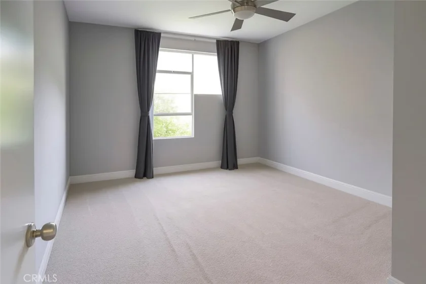 5350 White Oak Avenue #105 photo 20