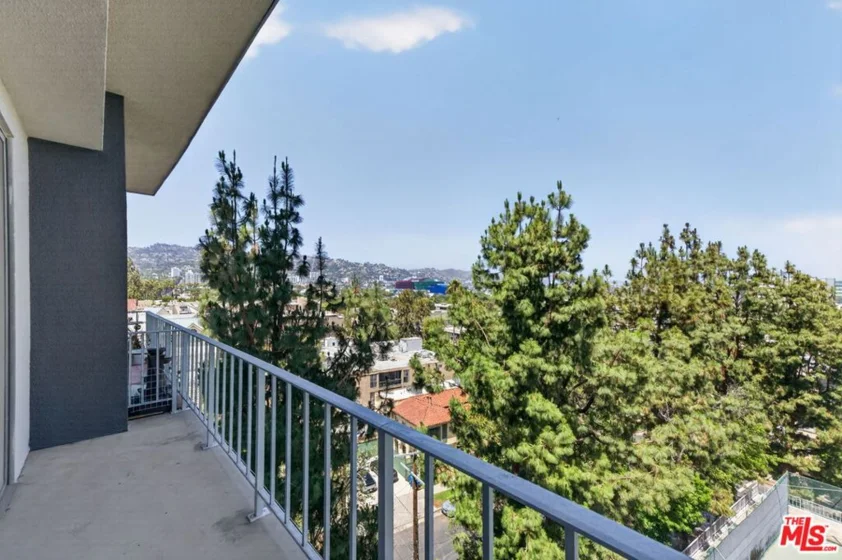 100 S Doheny Drive #719 photo 33