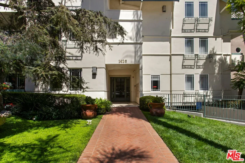 1426 N Laurel Avenue #110 photo 2