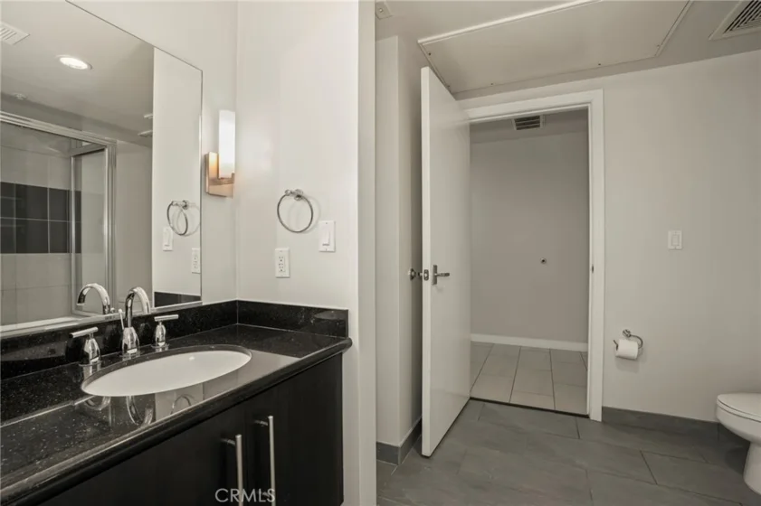540 S Kenmore Avenue #203 photo 20