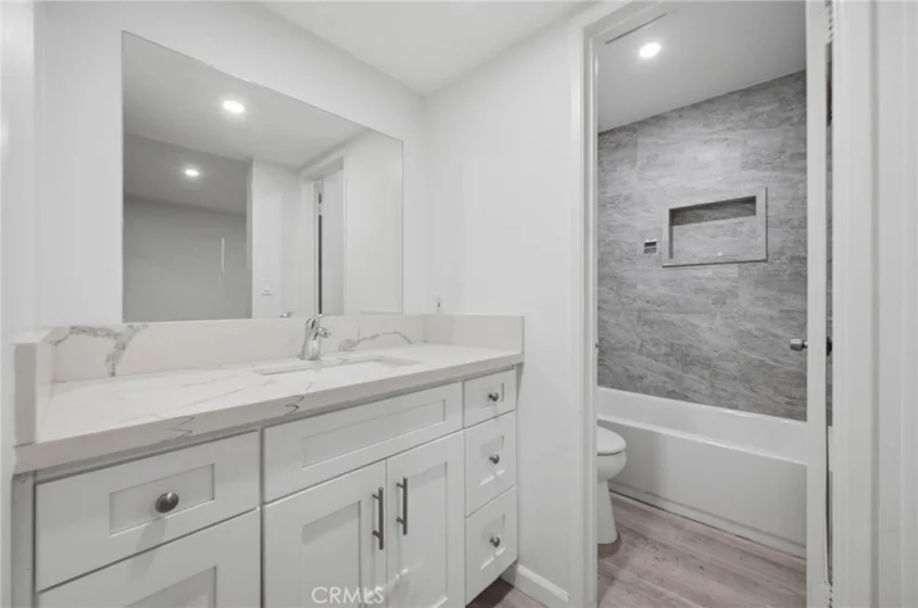 18620 Hatteras Street #206 photo 9