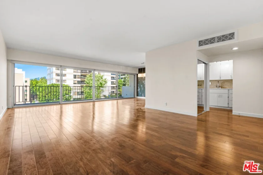 10450 Wilshire Boulevard #4G photo 21