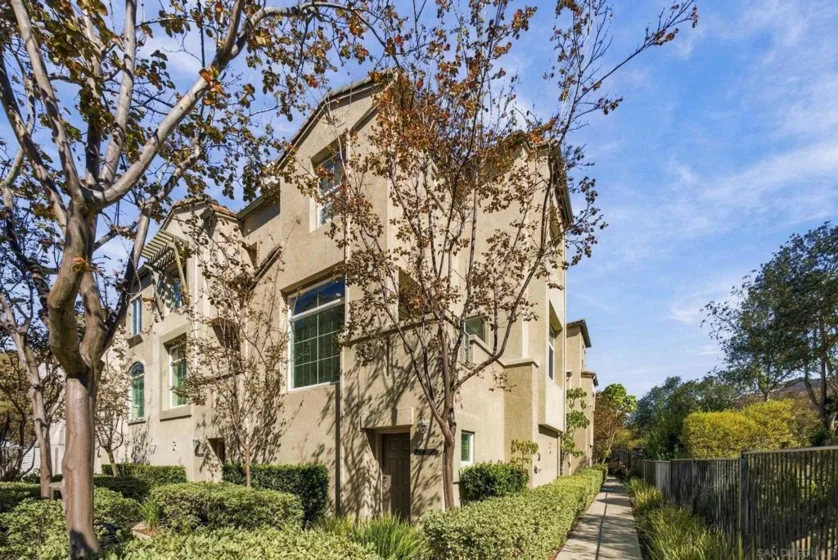 573 Almond Road photo 3