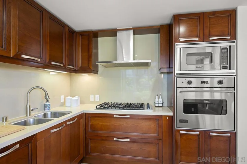 1325 Pacific Highway #313 photo 56
