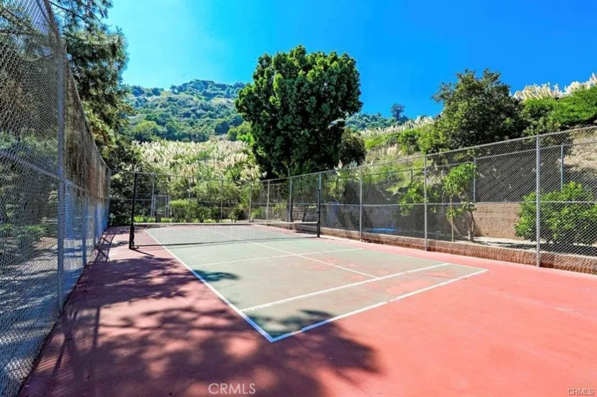 6720 Hillpark Drive #204 photo 20