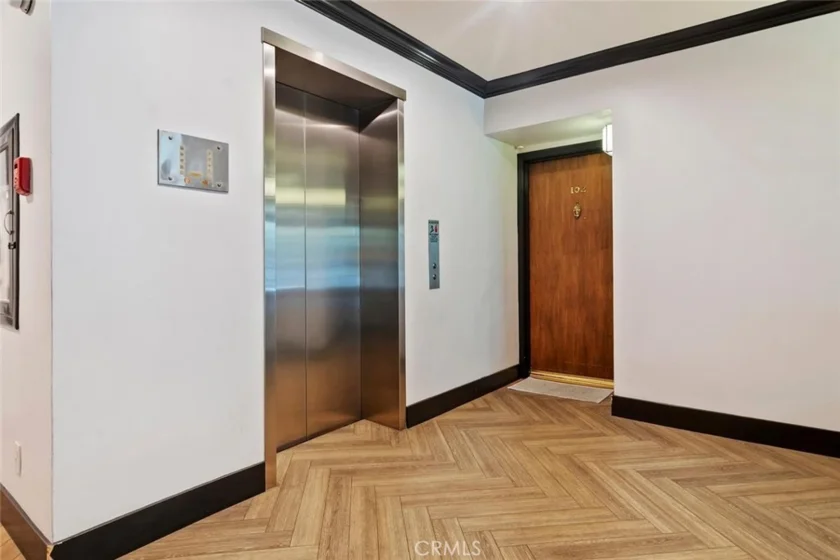 15248 Dickens Street #102 photo 5