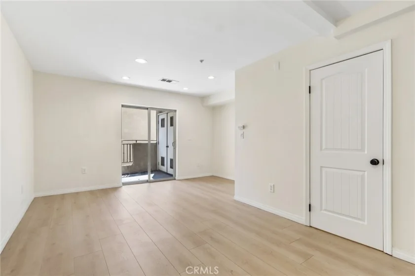 14618 Gilmore Street #16 photo 2