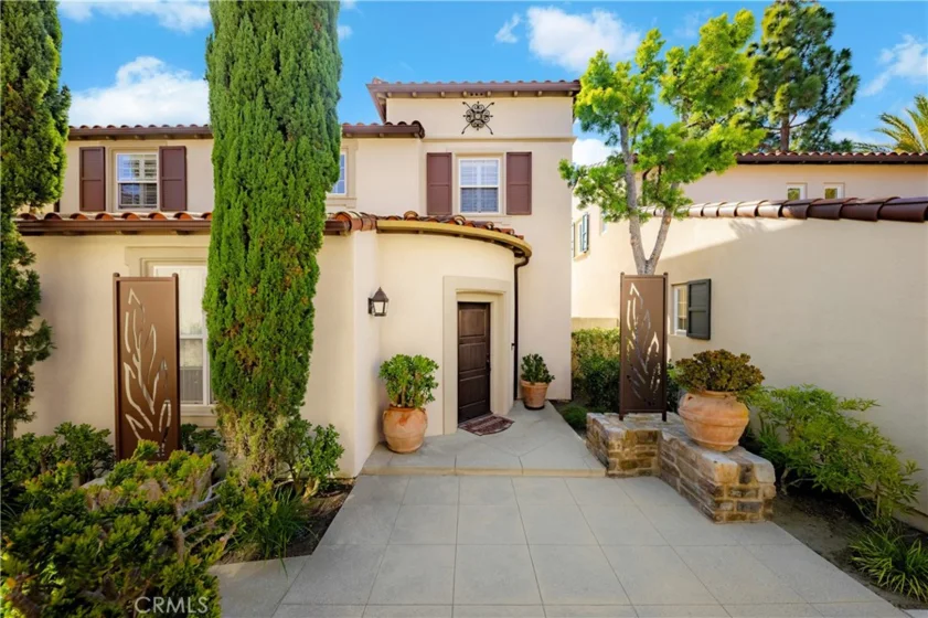 77 Canyoncrest photo 1