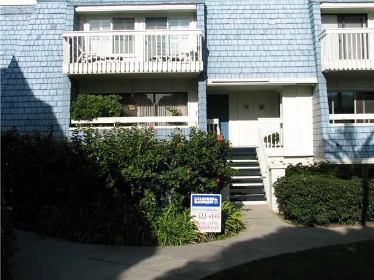 48 Montego Court photo 1