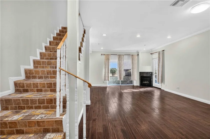 411 N Jackson #105 photo 9