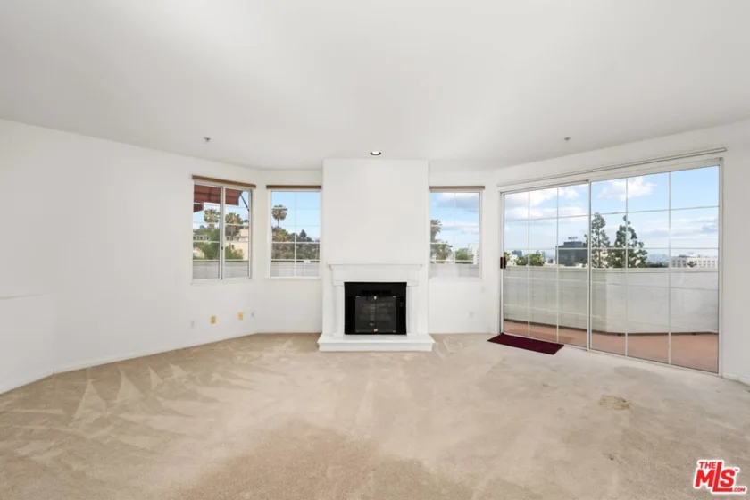 7218 Hillside Avenue #405 photo 1