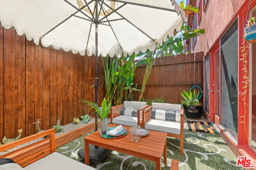 1400 N Hayworth Avenue #6 photo 5