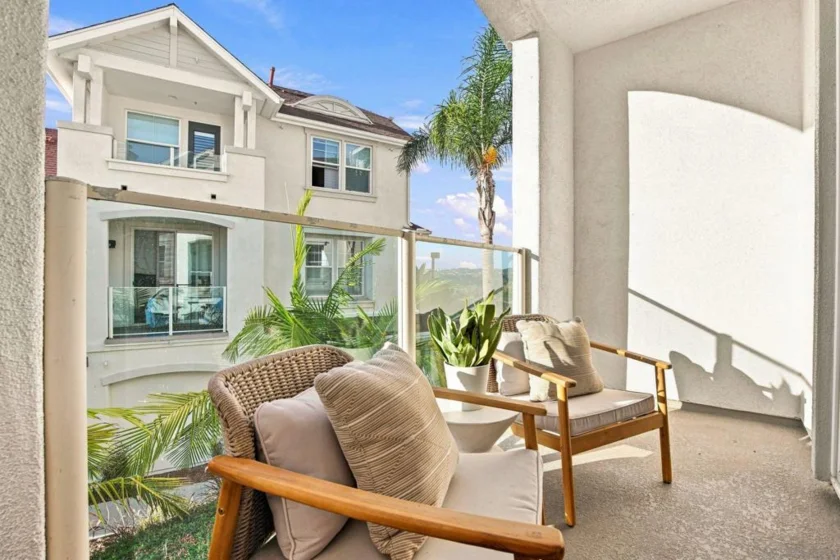 845 Harbor Cliff Way #305 photo 7