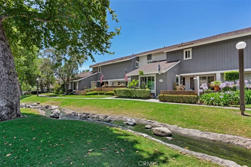29562 Brook Court photo 1
