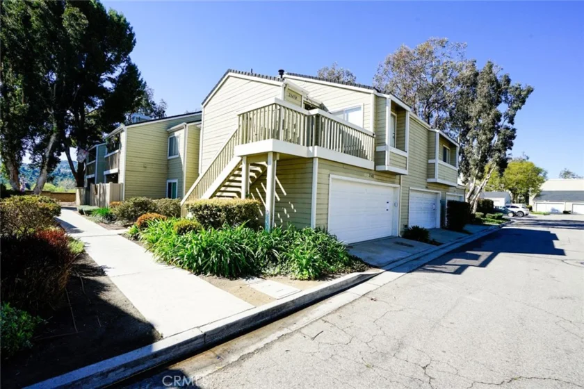 23470 Cambridge Road #301 photo 1