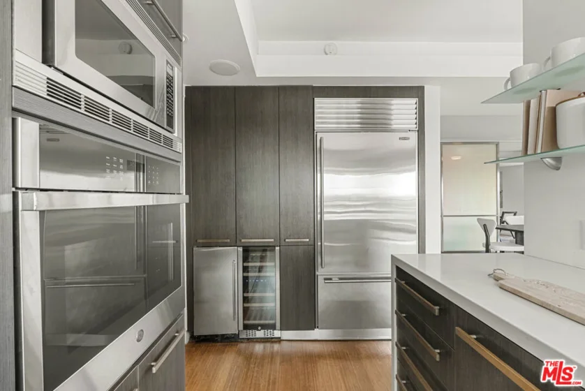 838 N Doheny Drive #1001 photo 11