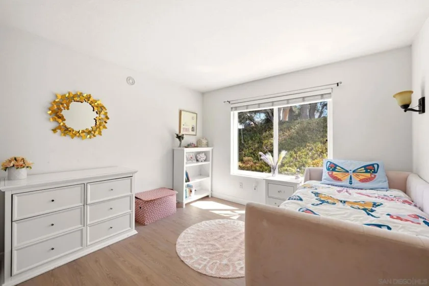 8981 Circle R View photo 18