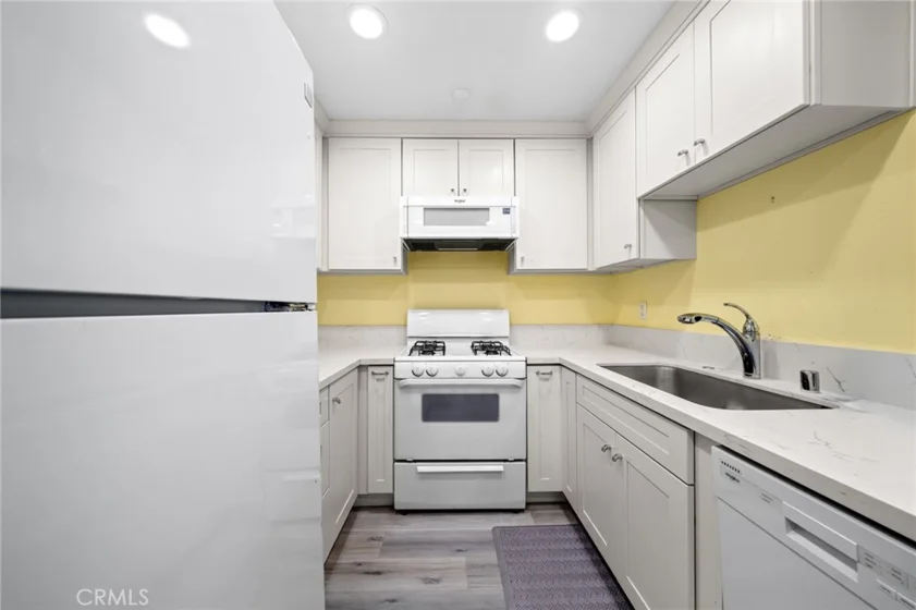 7720 Riverdale #B photo 9