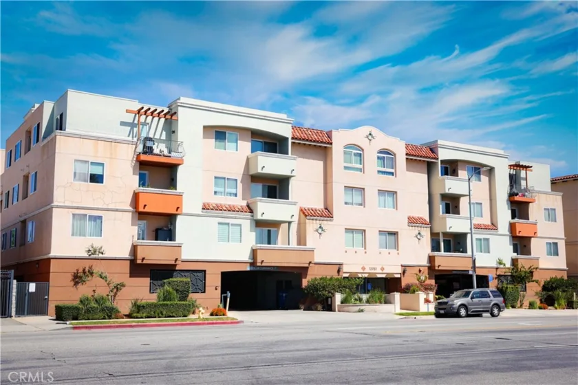 13951 Sherman Way #301 photo 15
