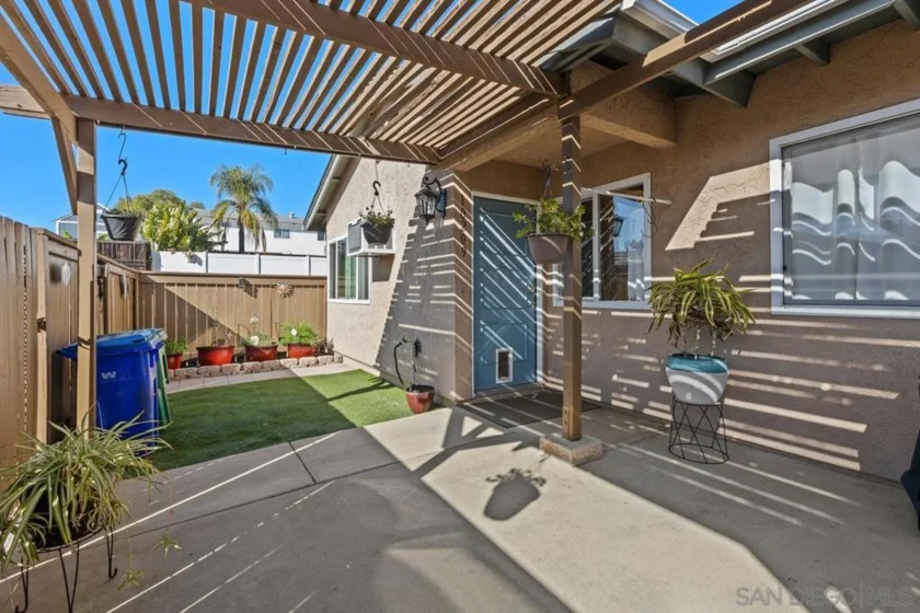 10209 Princess Sarit Way photo 1