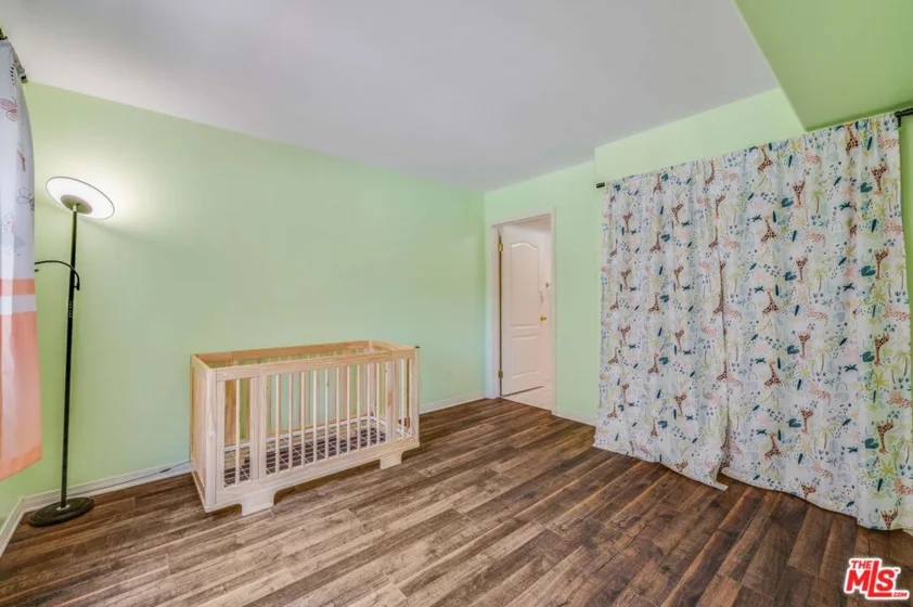 10924 Bloomfield Street #7 photo 21