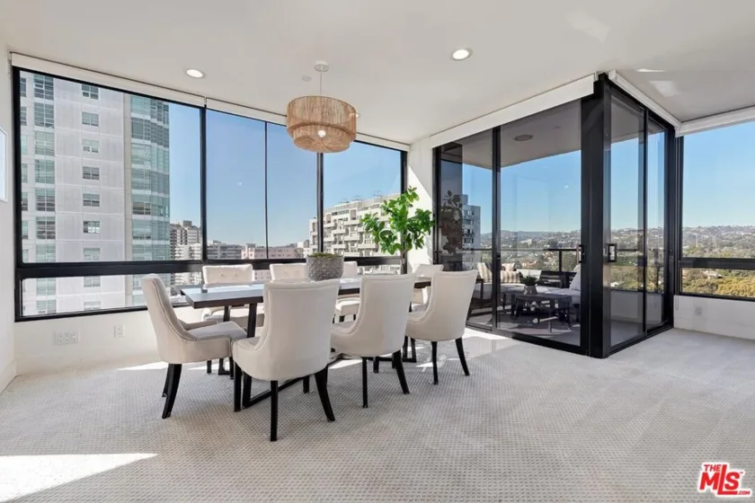 10350 Wilshire Boulevard #1102 photo 3