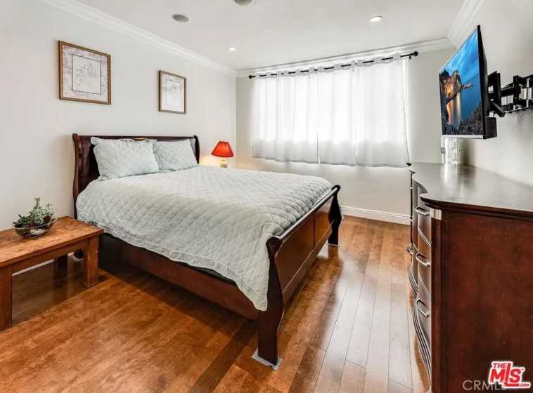 5429 Newcastle Avenue #313 photo 7