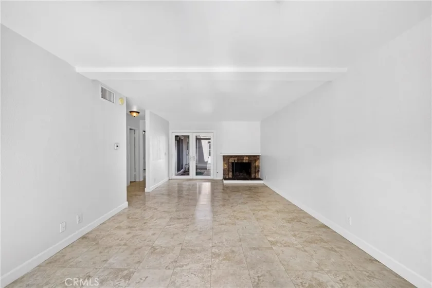 6638 Bridle Circle photo 6