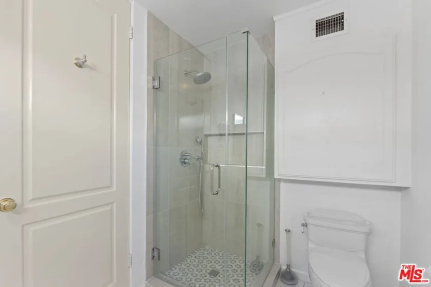 9501 W Olympic Boulevard photo 20