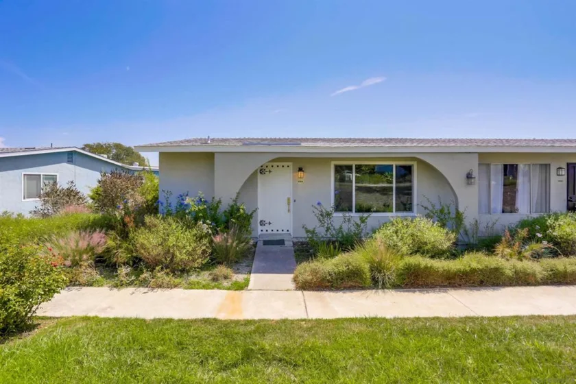 3564 Bartlett Avenue photo 1