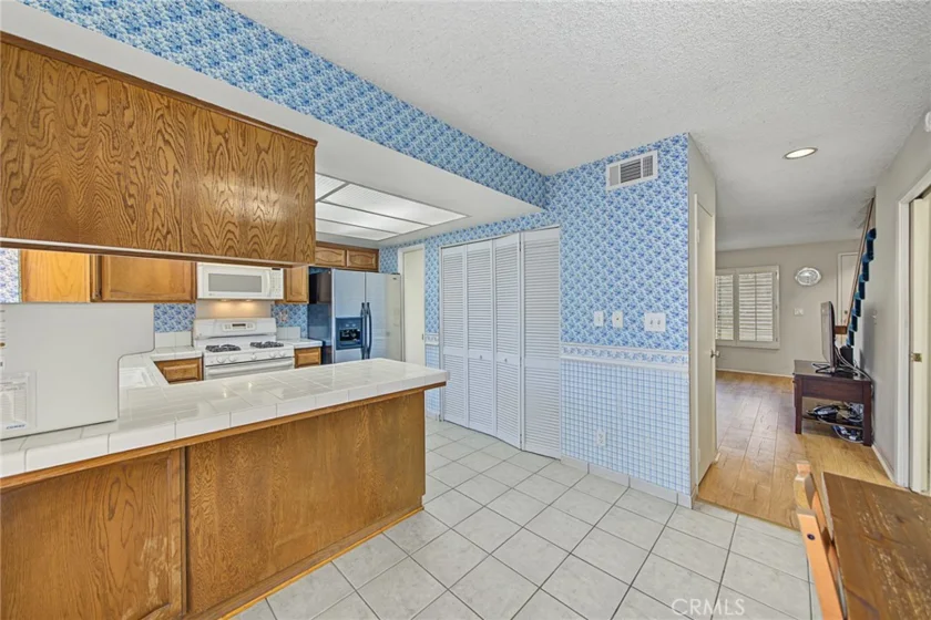 14344 Foothill Boulevard #505 photo 5