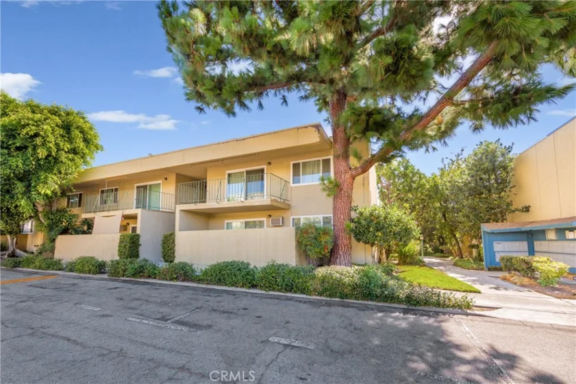 11138 Aqua Vista Street #19 photo 4