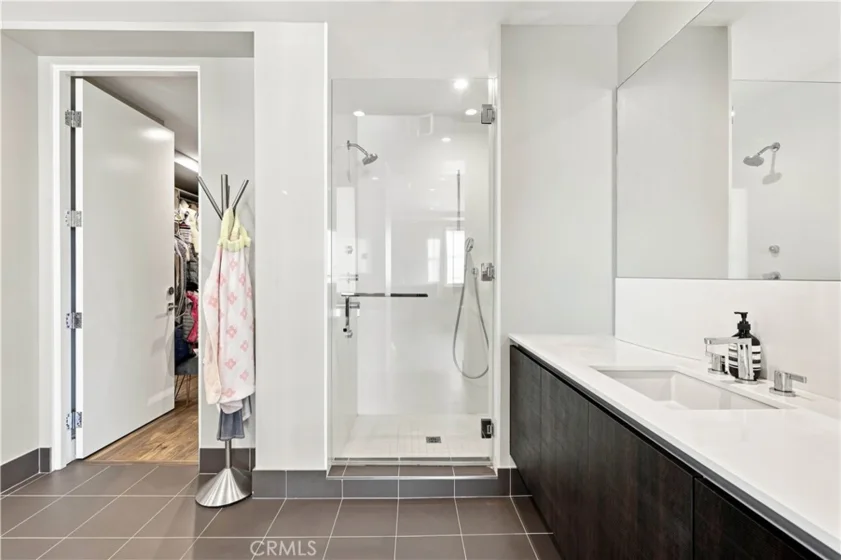 450 N Palm Drive #407 photo 16