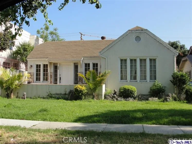 342 Myrtle Street photo 1