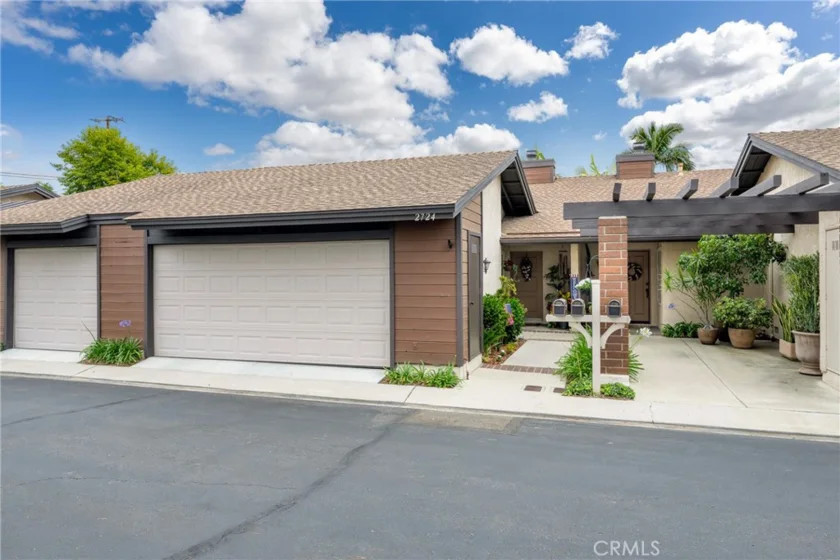 2724 Torrey Pine photo 1