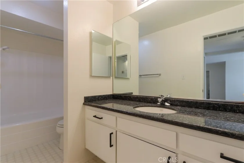 424 N Bellflower #101 photo 4