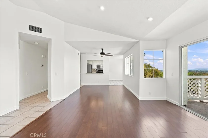 21051 Jenner #85 photo 3