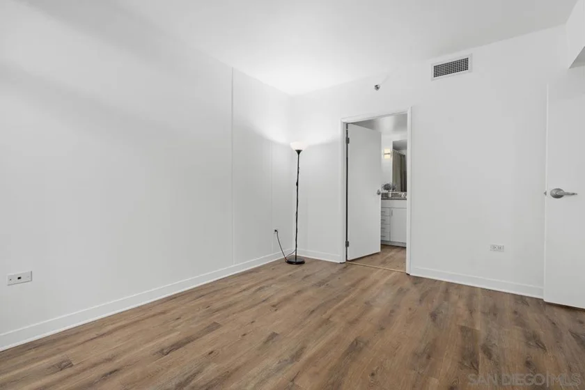 425 W Beech Street #303 photo 21