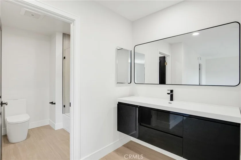 17150 Burbank #23 photo 23