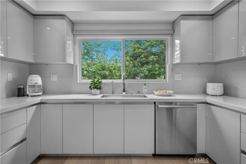 14157 Tiara Street #101 photo 15