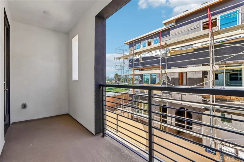 9536 Hannah Way photo 3
