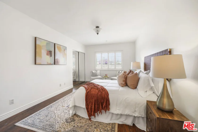1135 Rexford Drive #302 photo 9