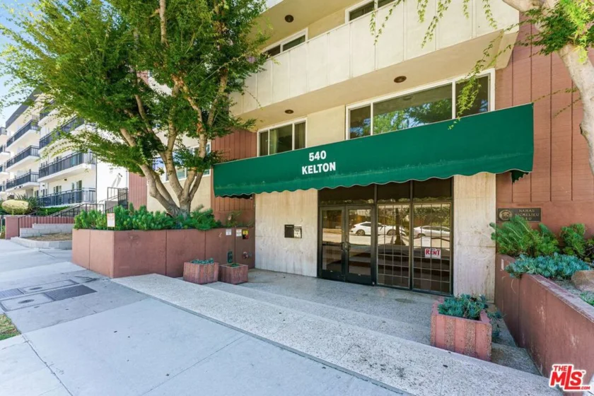 540 Kelton Avenue #501 photo 2