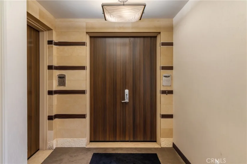 1318 S Roxbury #210 photo 32