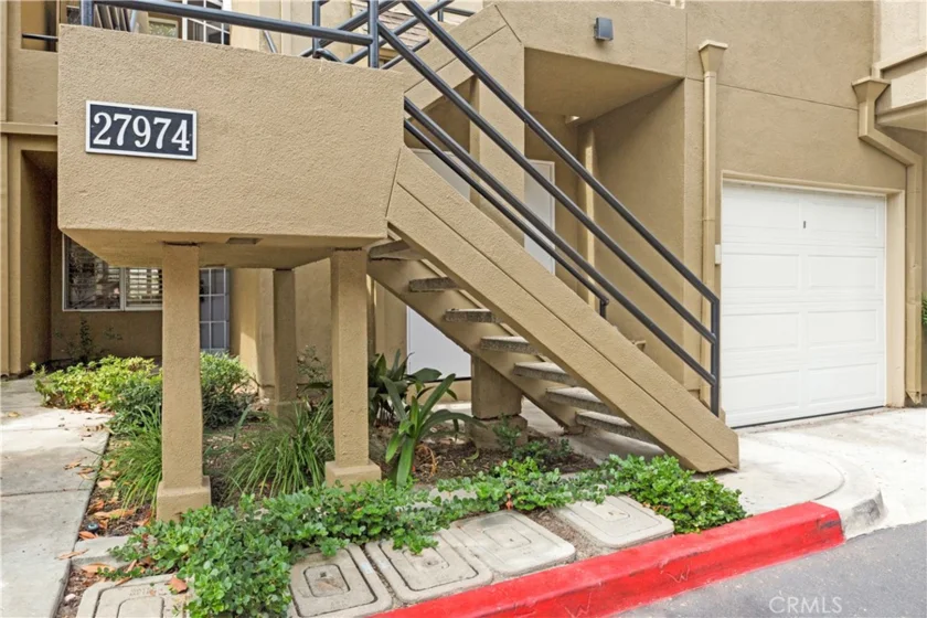 27974 Crimson photo 25