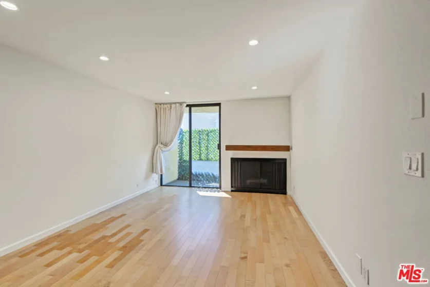 740 N Kings Road #314 photo 11