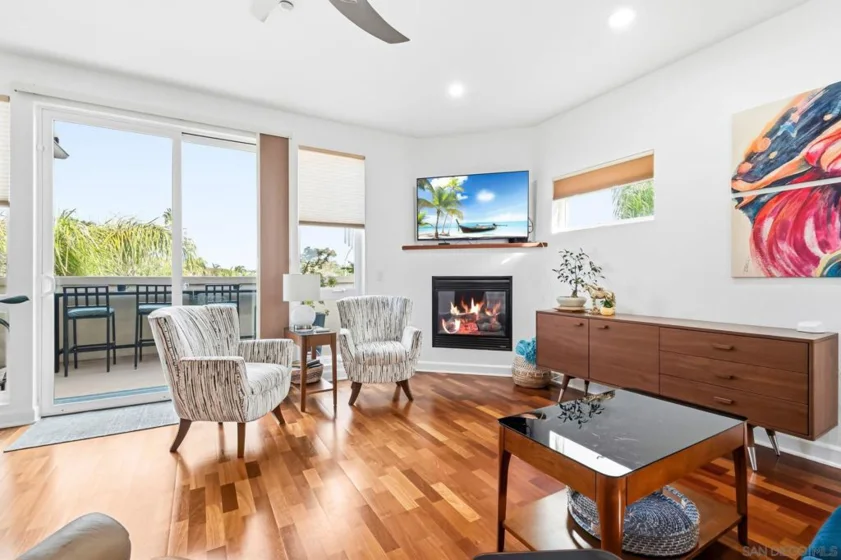 551 Laguna photo 1