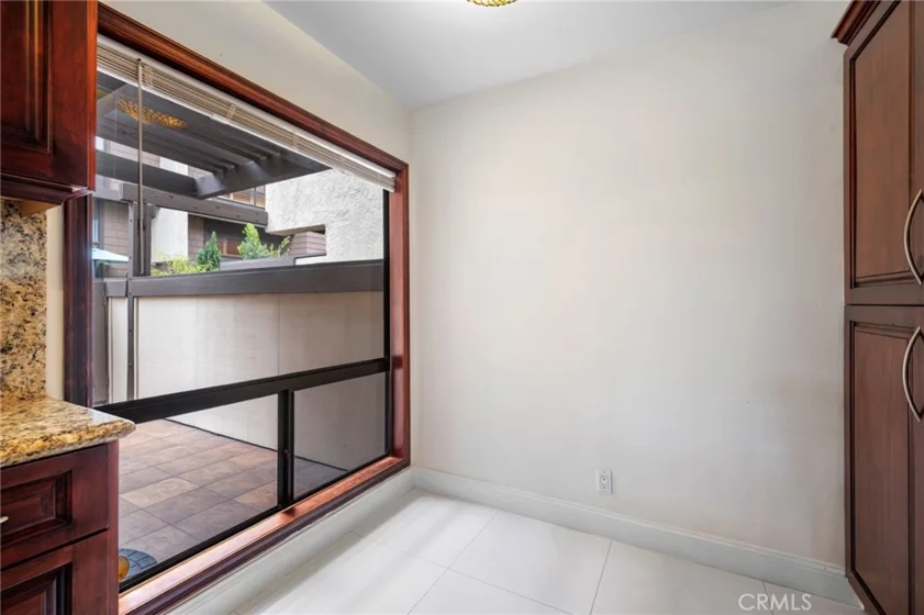 1349 N Columbus #21 photo 17